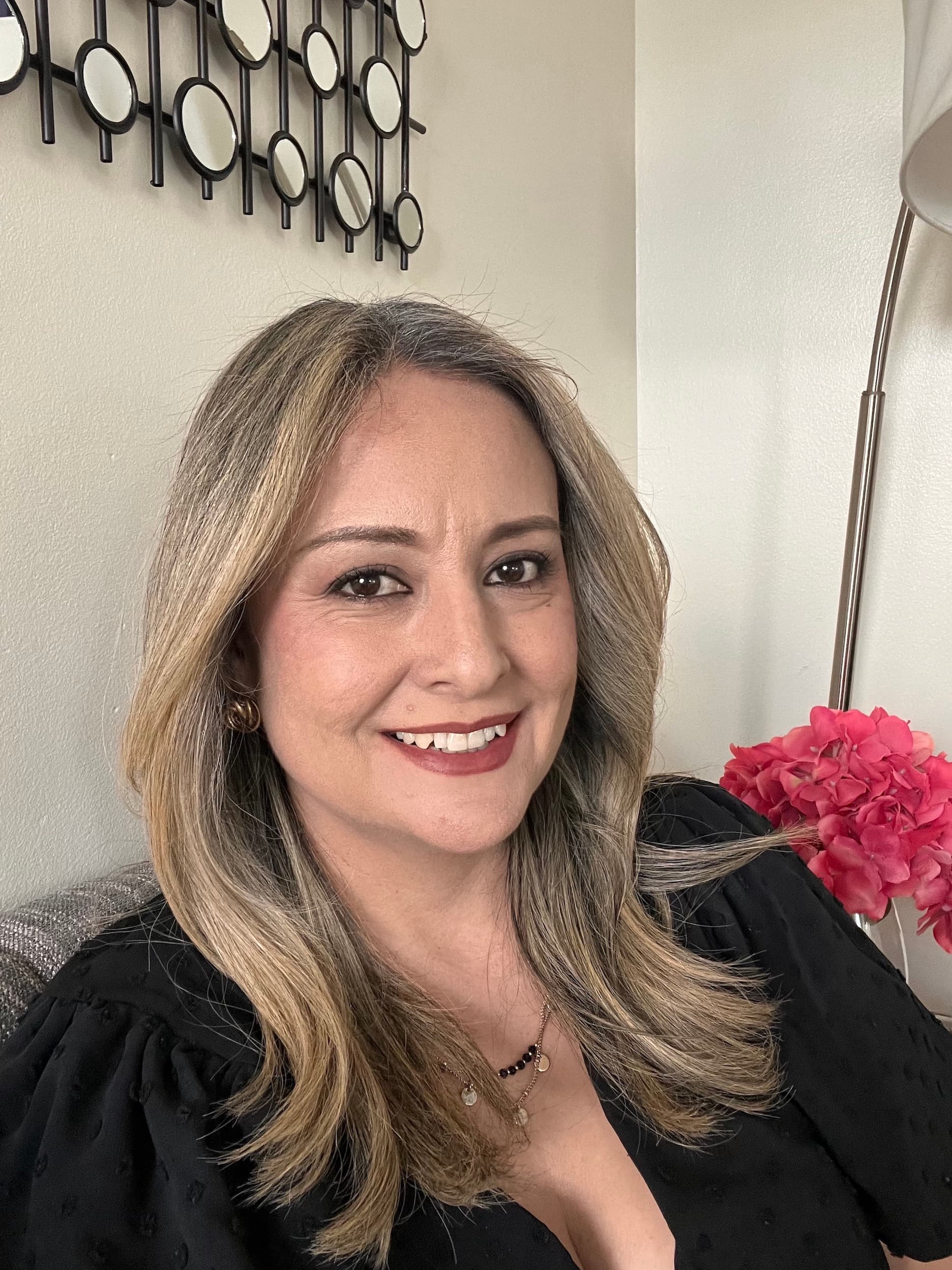 Angela Avella's profile image
