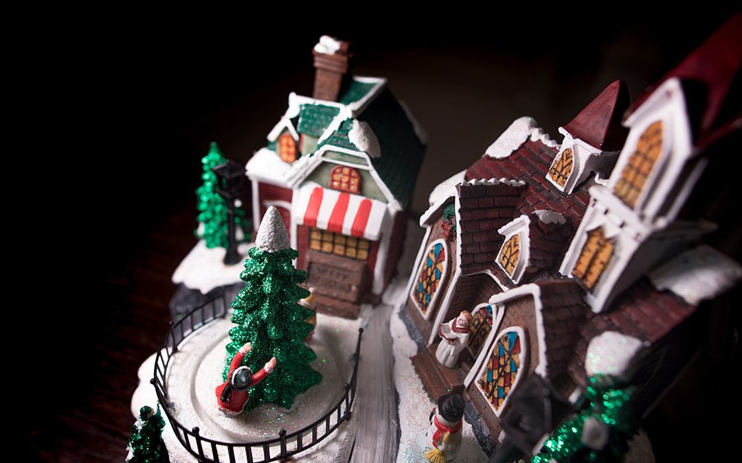 10 Ways to Spread the Love This Holiday Season