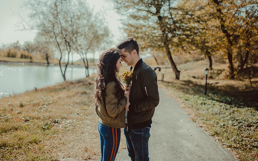 Can I be in love with someone without feeling sexually attracted to them? Is this a dealbreaker for a romantic relationship?
