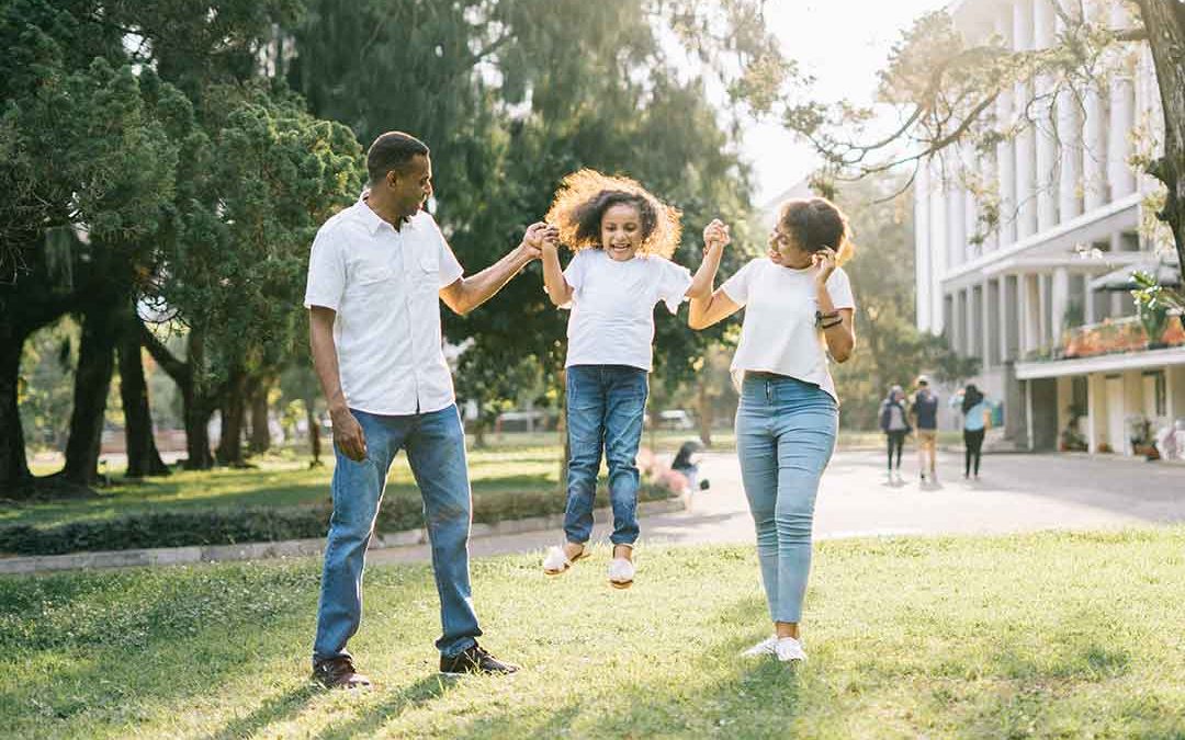 Parents can prevent sibling bullying by spending more time with their firstborn (Video)