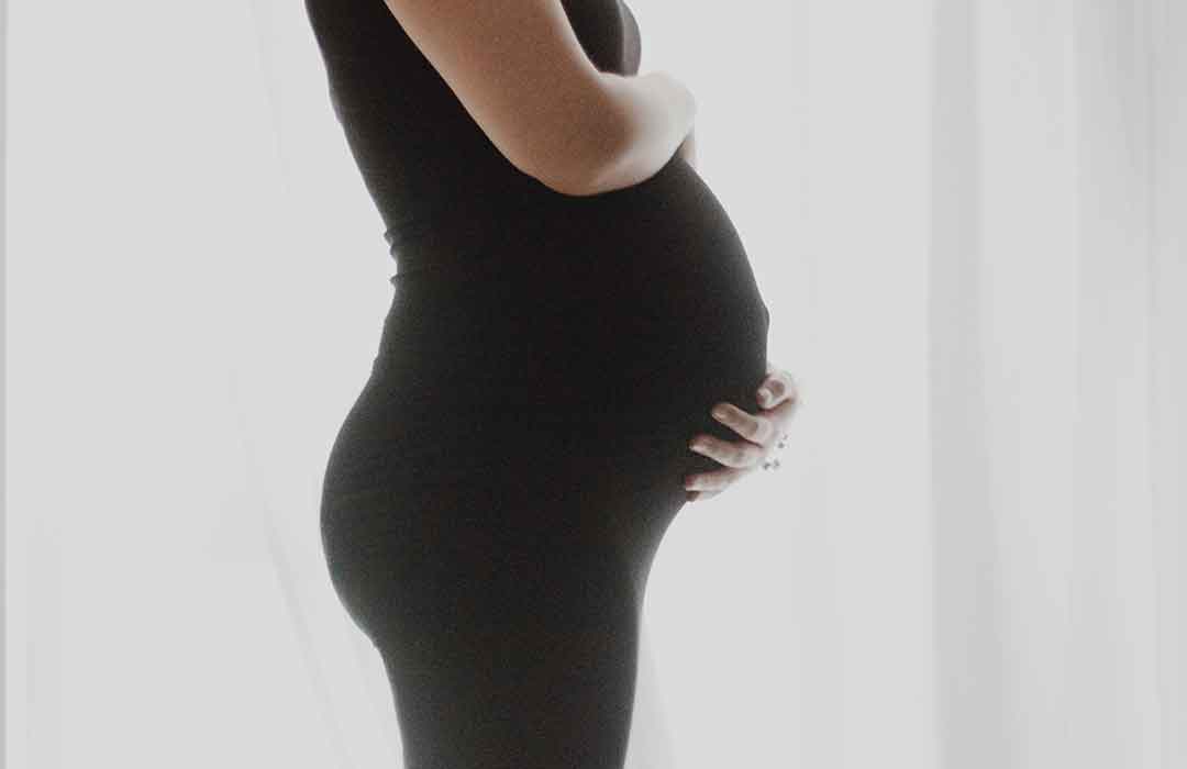 Pregnant women in their first trimester are more active earlier in the day (Video)
