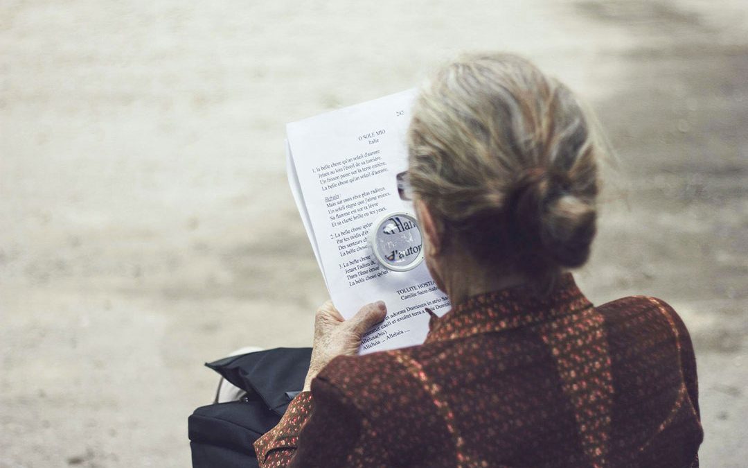Memory loss and early signs of Alzheimer’s disease: Individuals forget how to perform simple tasks, get lost in familiar places, and can become depressed