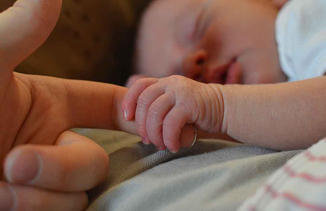 Babies express empathy as early as 5 months! (Video)