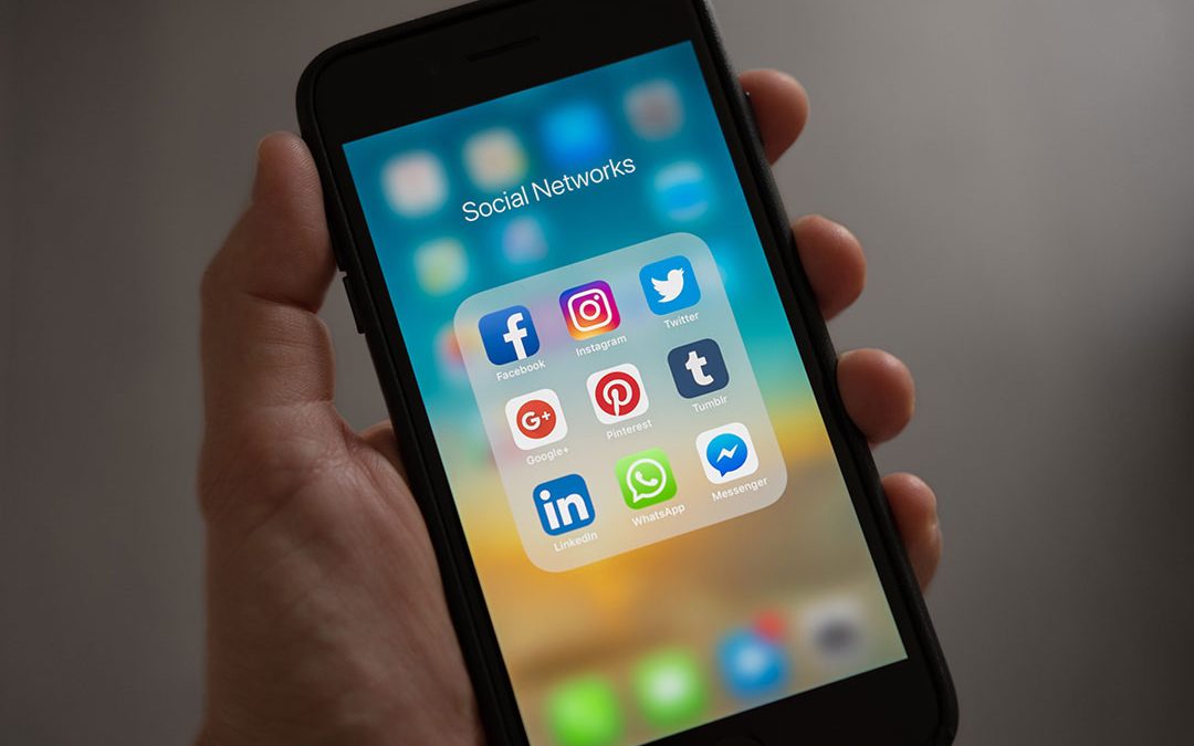 How-to use social media without jeopardizing your mental health (Video)