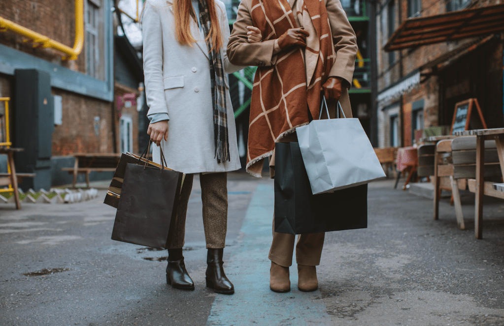 Women-holding-shopping-bags