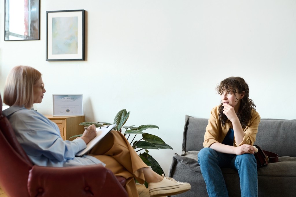 Bipolar II disorder: Diagnosis, symptoms, and treatment